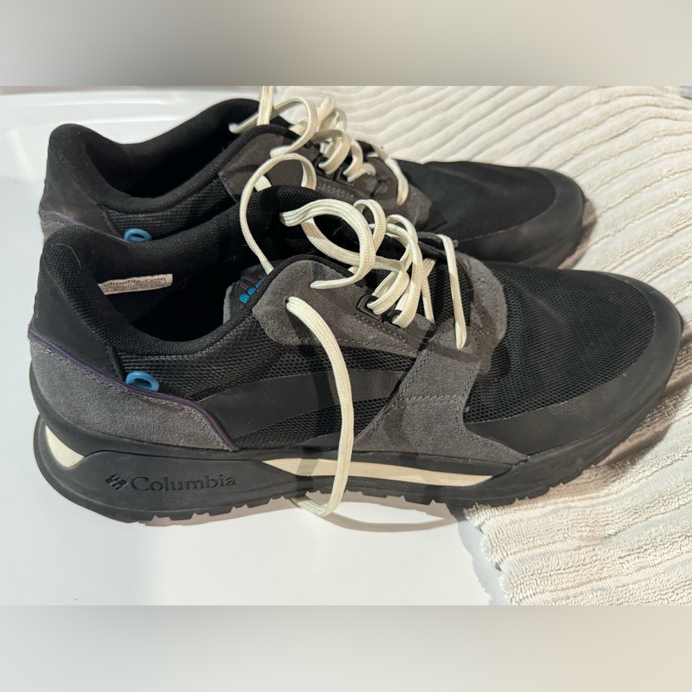 Columbia sneaker size 13